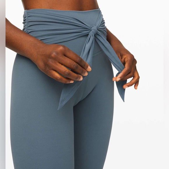 NWOT Lululemon Special Edition Align 28” Wrap Waist Size 2 - Picture 2 of 4